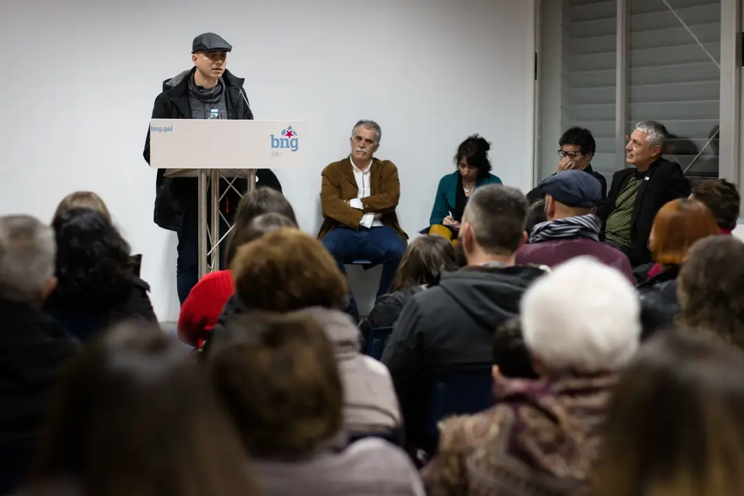 <p>O pasado 16 de febreiro o BNG presentou nunha sala abarrotada as persoas que acompa&ntilde;ar&aacute;n a Xo&aacute;n Xes&uacute;s Carril nos 5 primeiros postos da candidatura do BNG &aacute;s Elecci&oacute;ns Municipais do vindeiro 26 de maio.&nbsp;</p>
