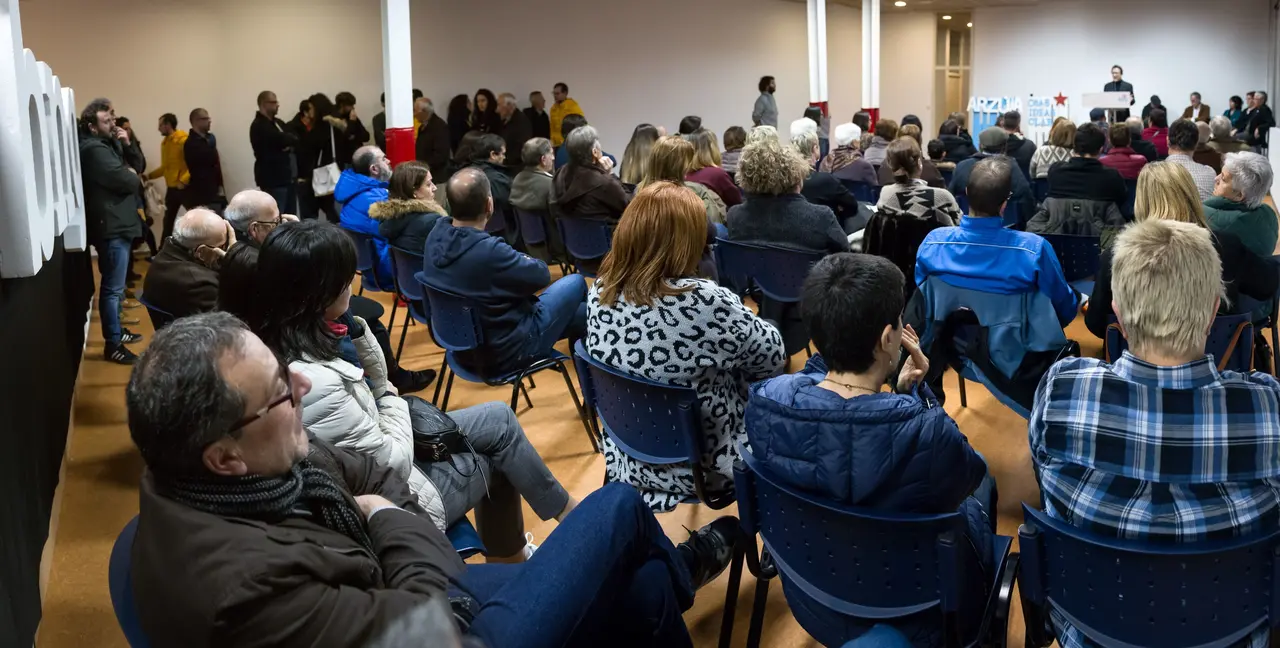<p>O pasado 16 de febreiro o BNG presentou nunha sala abarrotada as persoas que acompa&ntilde;ar&aacute;n a Xo&aacute;n Xes&uacute;s Carril nos 5 primeiros postos da candidatura do BNG &aacute;s Elecci&oacute;ns Municipais do vindeiro 26 de maio.&nbsp;</p>

