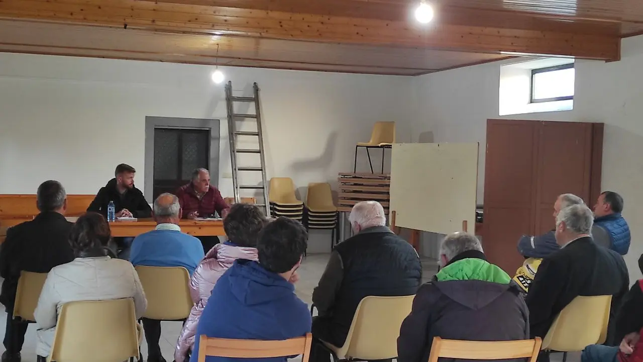 Encontro veci&ntilde;al do BNG en O&iacute;ns