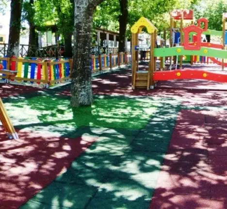 Parque-Infantil-Arz&uacute;a